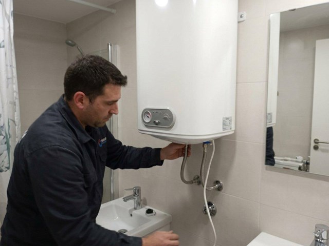 Instalación de termos eléctricos  en Ares para agua caliente
